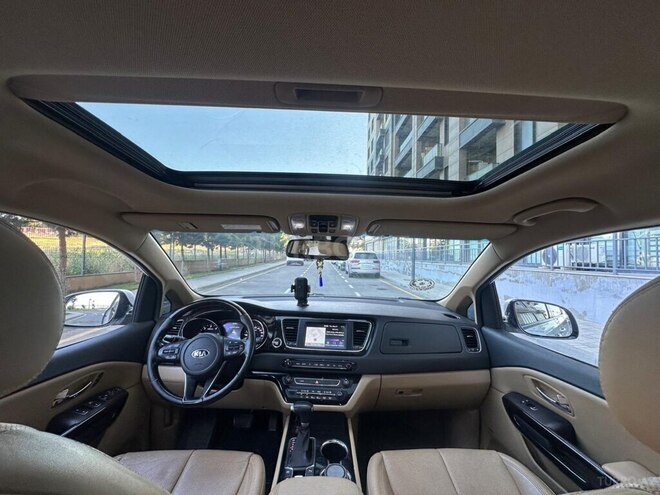 Kia Carnival-18
