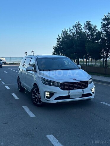 Kia Carnival-13