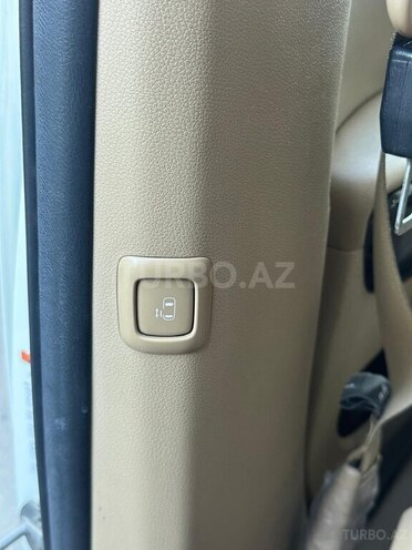 Kia Carnival-15