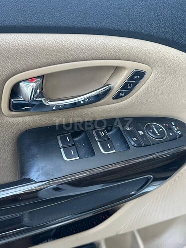 Kia Carnival-17