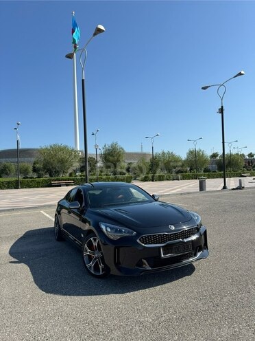 Kia Stinger-1