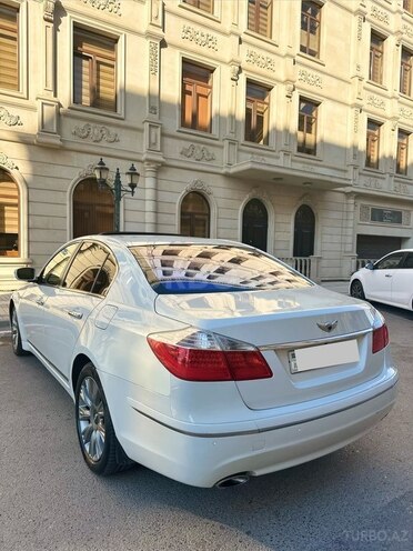 Hyundai Genesis-4