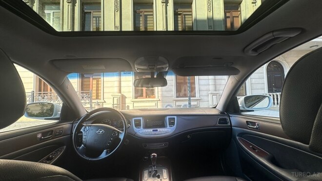 Hyundai Genesis-9