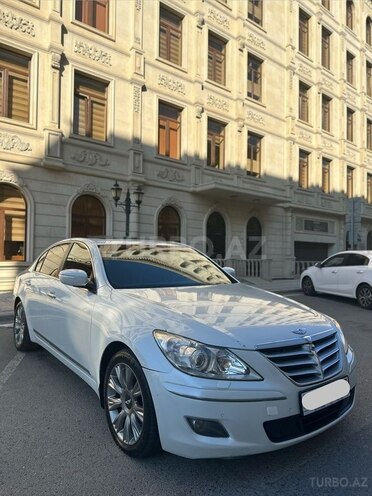 Hyundai Genesis-2