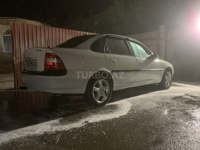 Opel Vectra-3