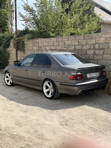BMW 523-8