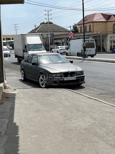 BMW 523-5