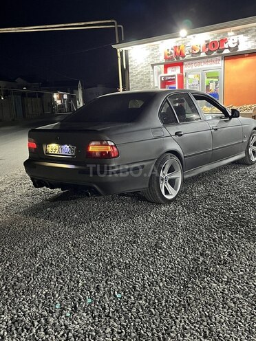 BMW 523-4