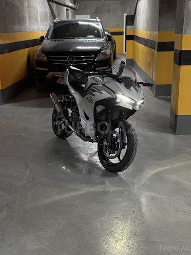 Kawasaki Ninja 500-2