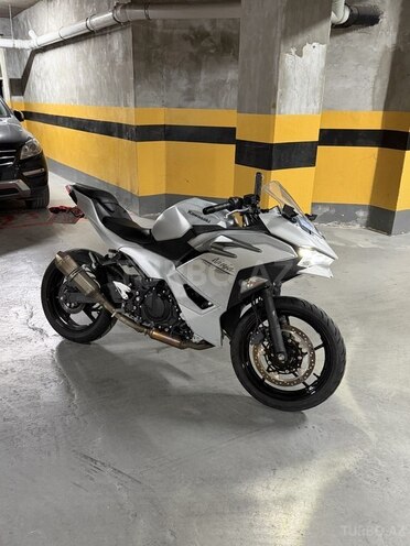Kawasaki Ninja 500-3