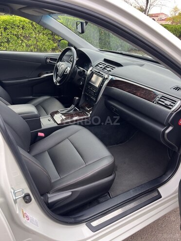 Toyota Camry-5