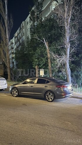 Hyundai Avante-11