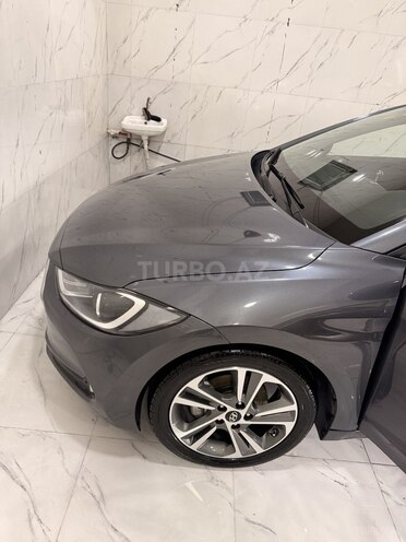 Hyundai Avante-9