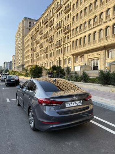 Hyundai Avante-10