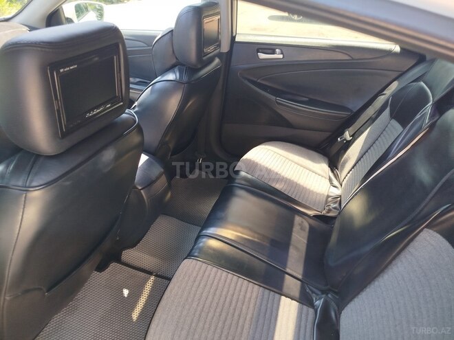 Hyundai Sonata-9