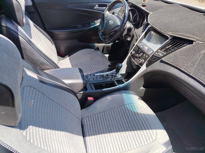 Hyundai Sonata-8