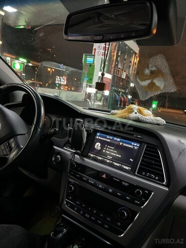 Hyundai Sonata-4
