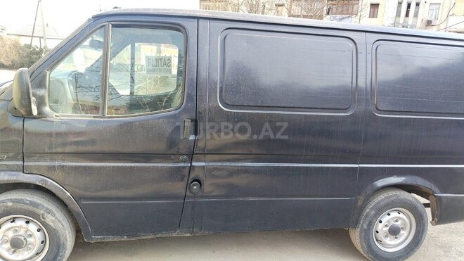 Ford Transit-2
