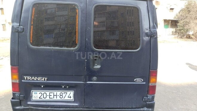 Ford Transit-5