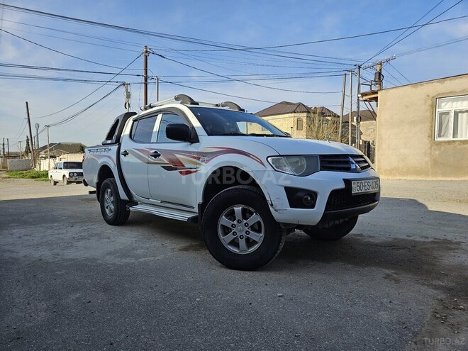 Mitsubishi L200-4