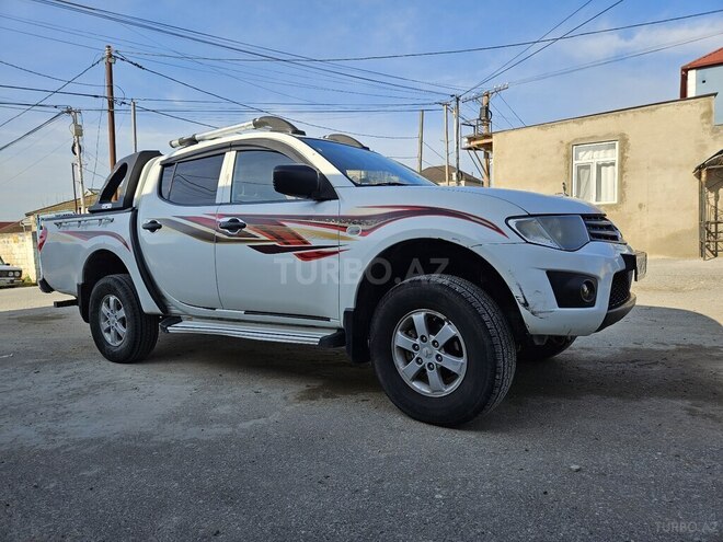 Mitsubishi L200-3
