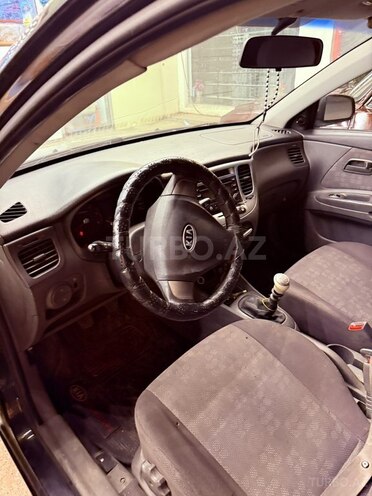 Kia Rio-5