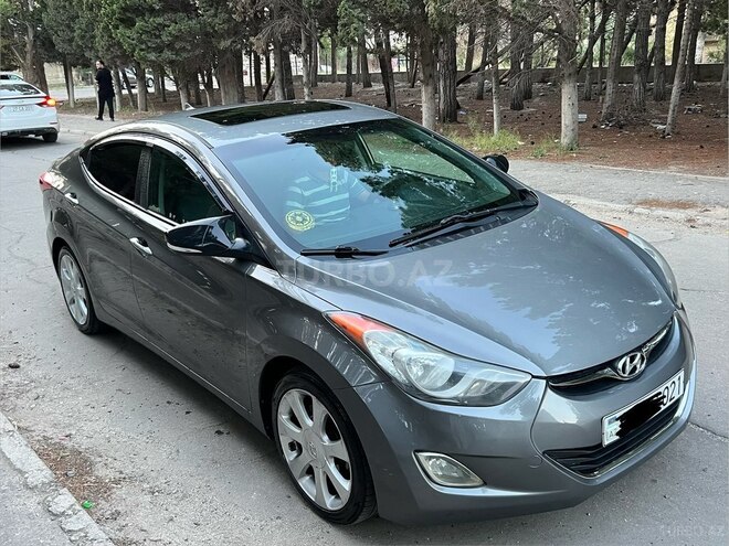 Hyundai Elantra-1