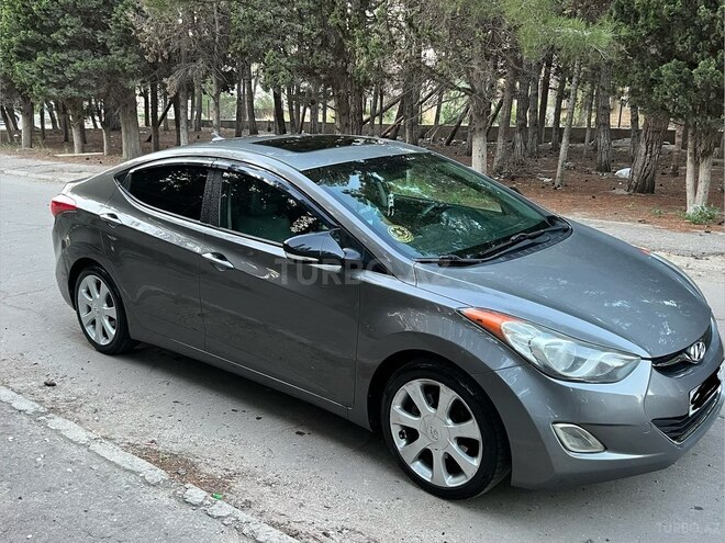 Hyundai Elantra-4