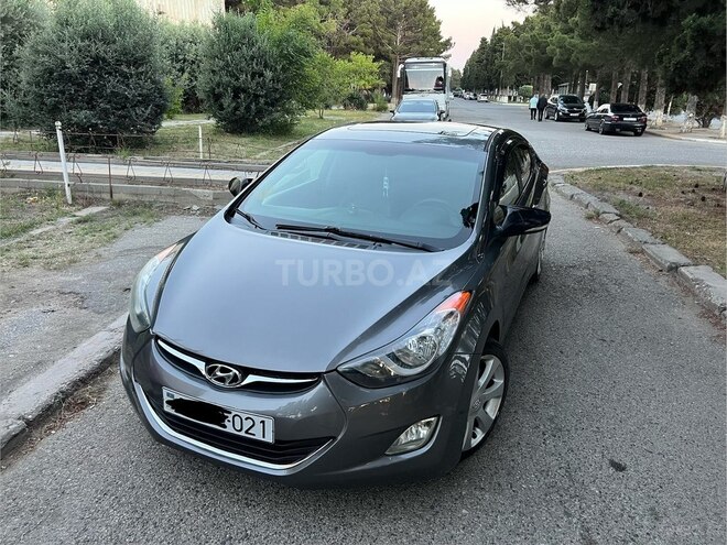 Hyundai Elantra-8