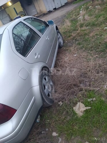 Volkswagen Jetta-4