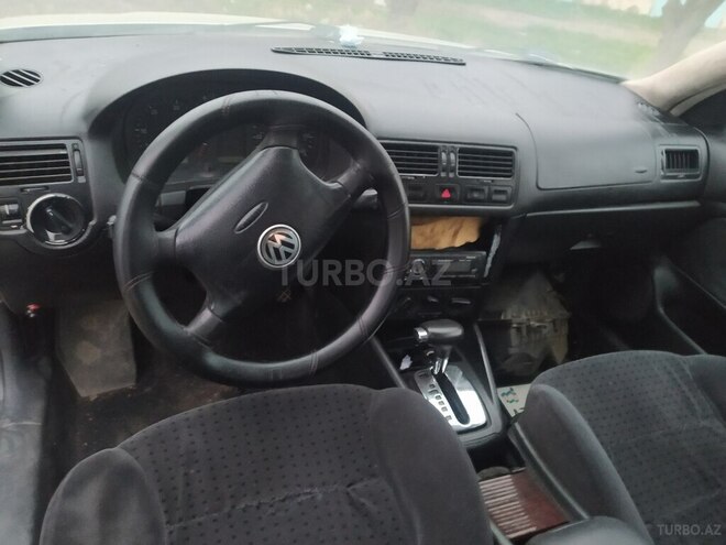 Volkswagen Jetta-6