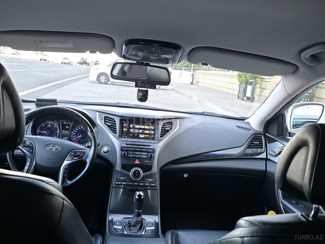 Hyundai Grandeur-13