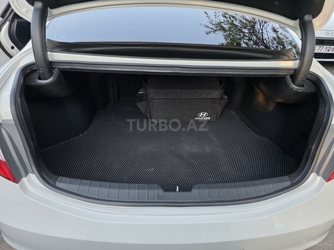 Hyundai Grandeur-18