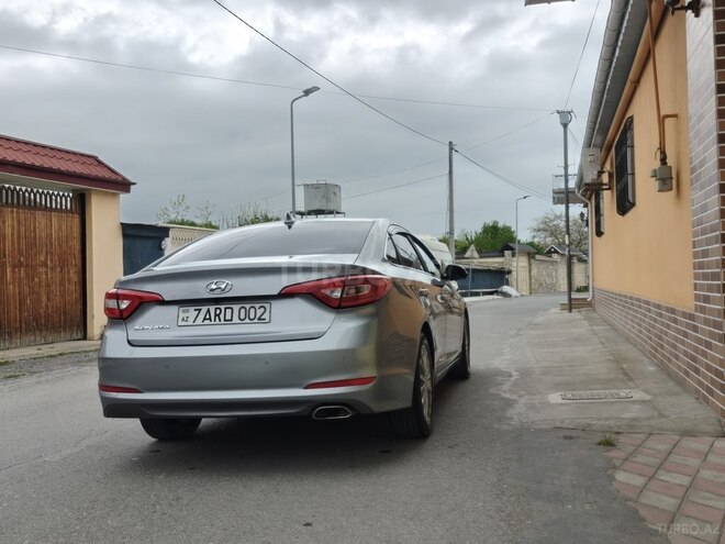 Hyundai Sonata-4
