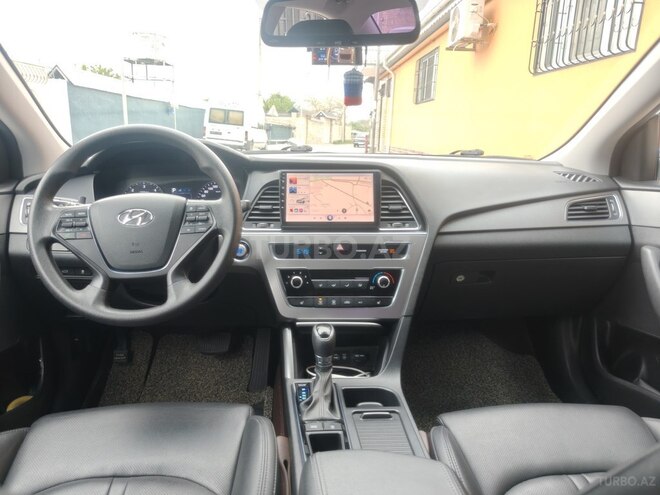 Hyundai Sonata-9