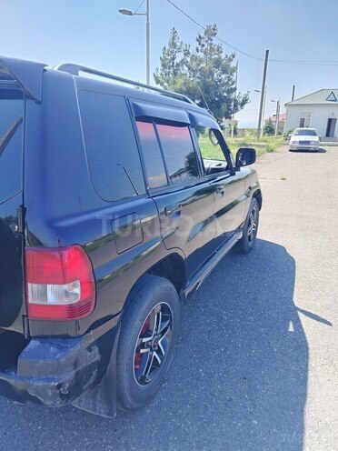 Mitsubishi Pajero io-2