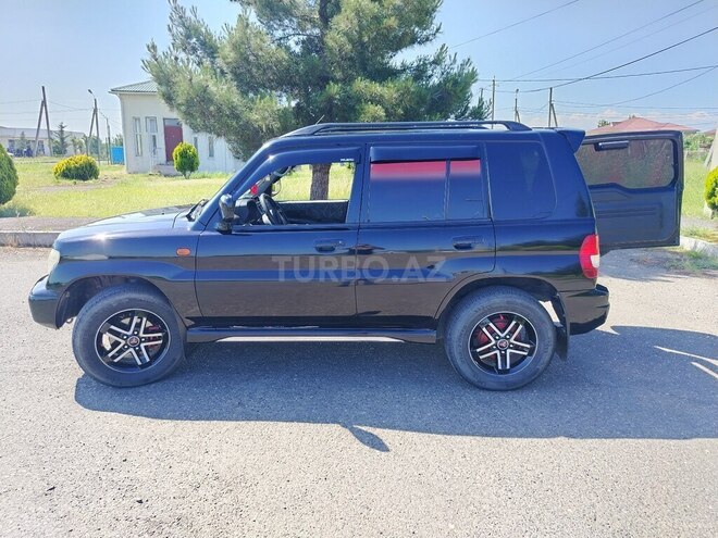 Mitsubishi Pajero io-8