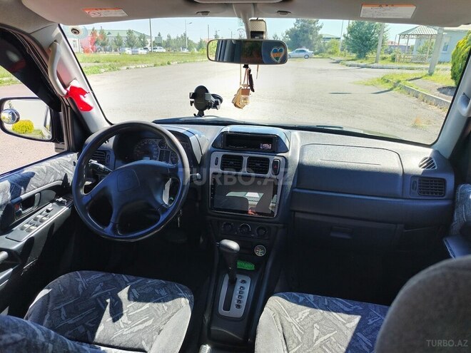 Mitsubishi Pajero io-11