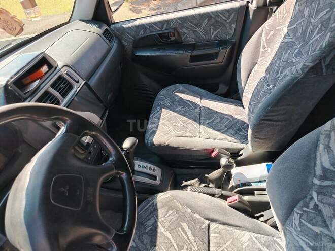 Mitsubishi Pajero io-16