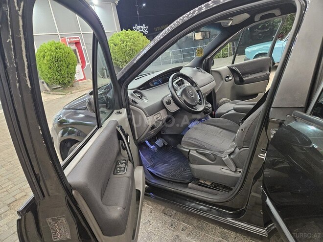 Renault Scenic-8