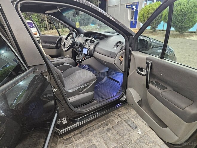 Renault Scenic-9
