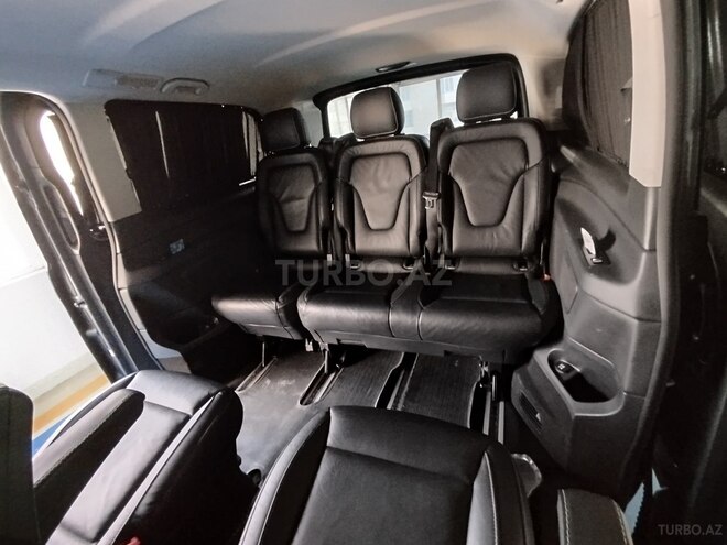 Mercedes V 220-9