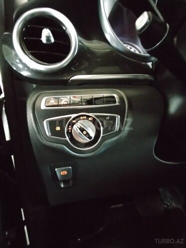 Mercedes V 220-12