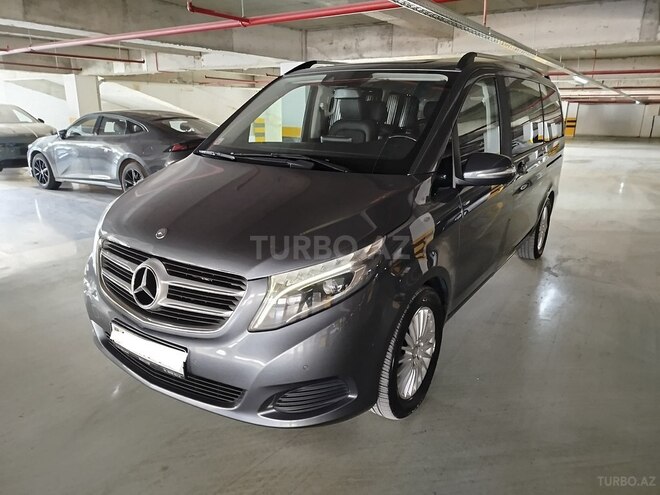 Mercedes V 220-3