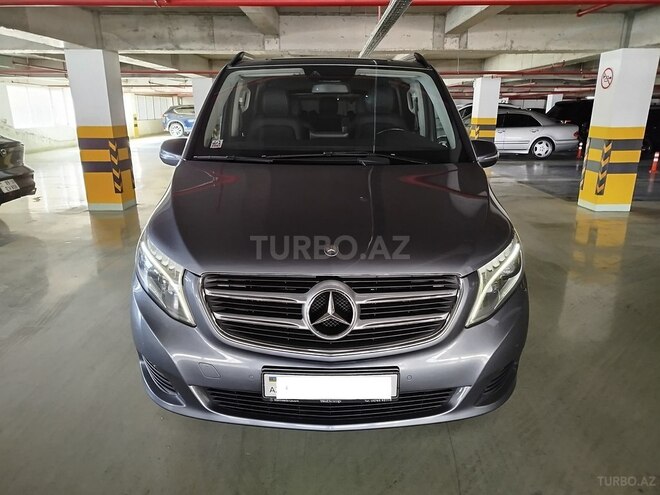 Mercedes V 220-1