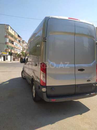 Ford Transit-12