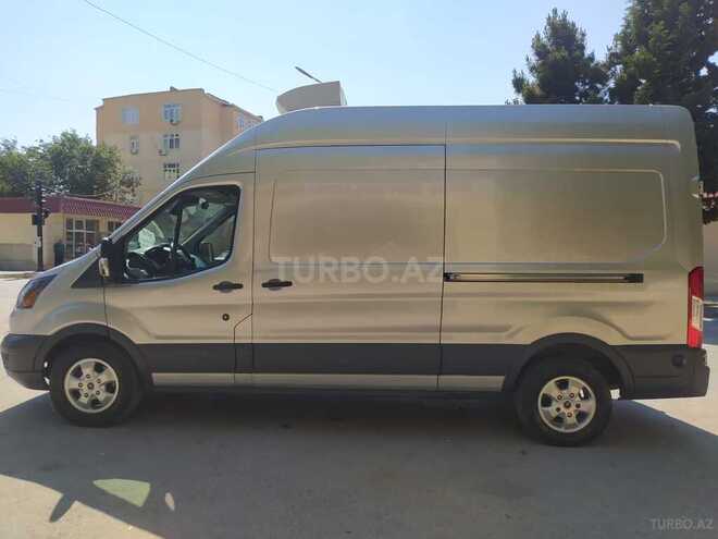 Ford Transit-11