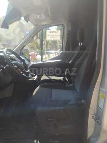 Ford Transit-14
