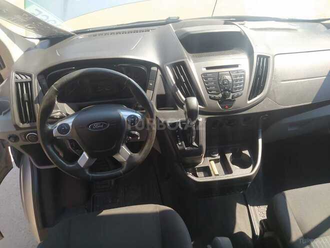 Ford Transit-3