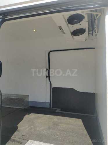 Ford Transit-8